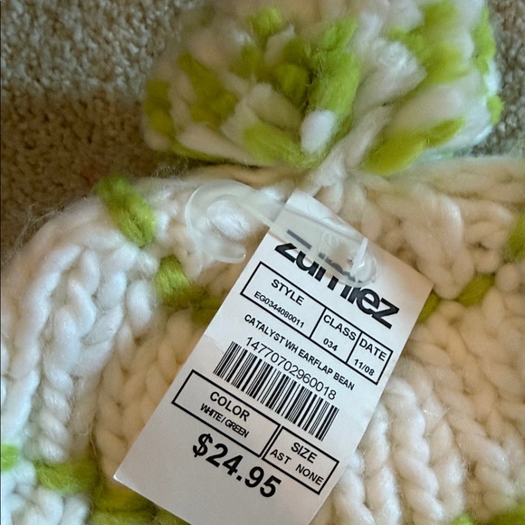 Empyre White and Green Knit Pom-Pom Hat - Picture 2 of 4